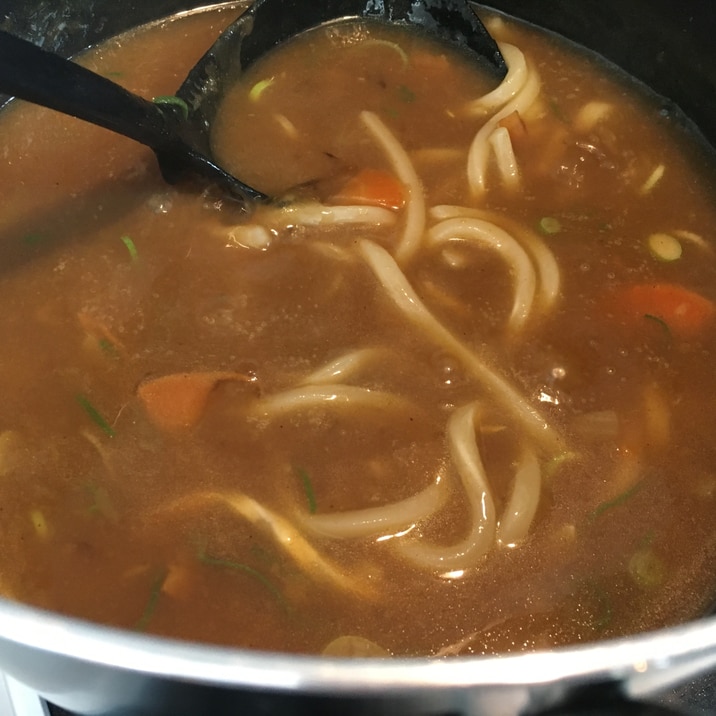 カレーの残りをリメイク。和風カレーうどん。